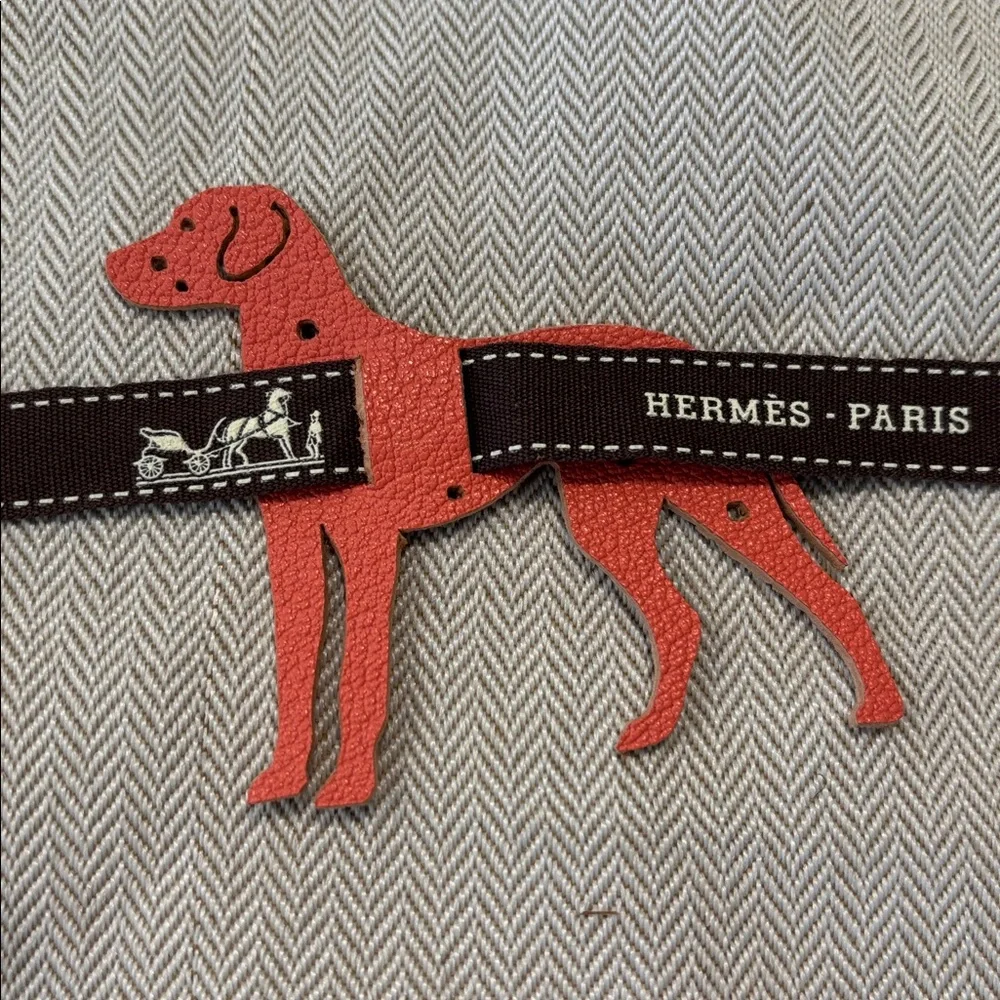 Hermès Red Dog and Deer Accessory - Picture 2 of 5